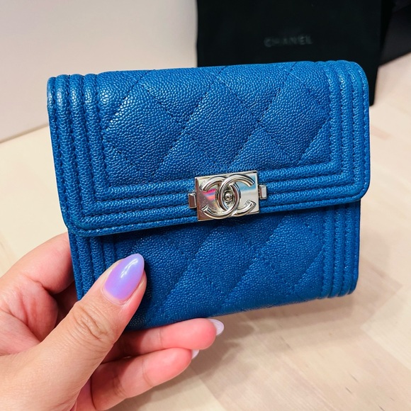 CHANEL Caviar Quilted Small Boy Flap Wallet - Picture 6 of 9